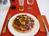 Gluteeniton pitsa sekä Damm Daura -olut La Casa Del Parmigiano -ravintolassa @ Puerto del Carmen, Lanzarote.