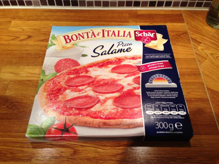 Schärin herkullinen gluteeniton salamipizza. Suosittelen!