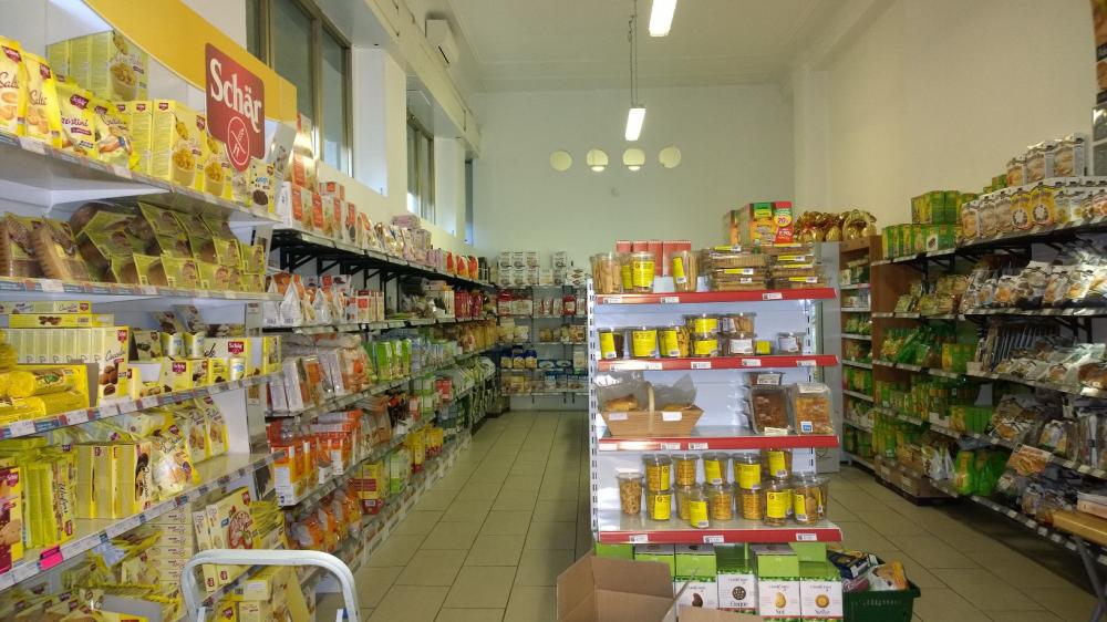 Celiachia Milanossa on pienessä tilassa paljon tuotteita.