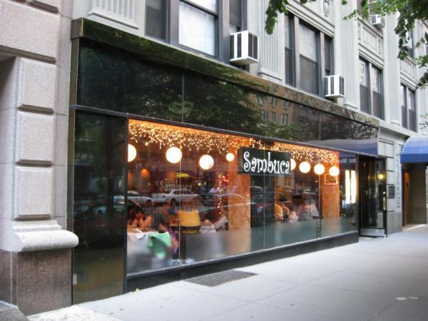 Kotoisan oloinen Sambuca-ravintola, jossa oli täysi gluteeniton menu @ Manhattan, New York