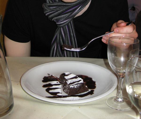 Gluteenitonta suklaakakkua jälkiruoaksi @ Osteria del Gallo, Rooma.