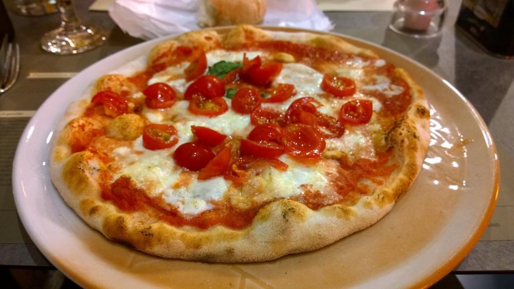 Uskoisitko tätä pizzaa gluteenittomaksi? (Peperino @Milano)
