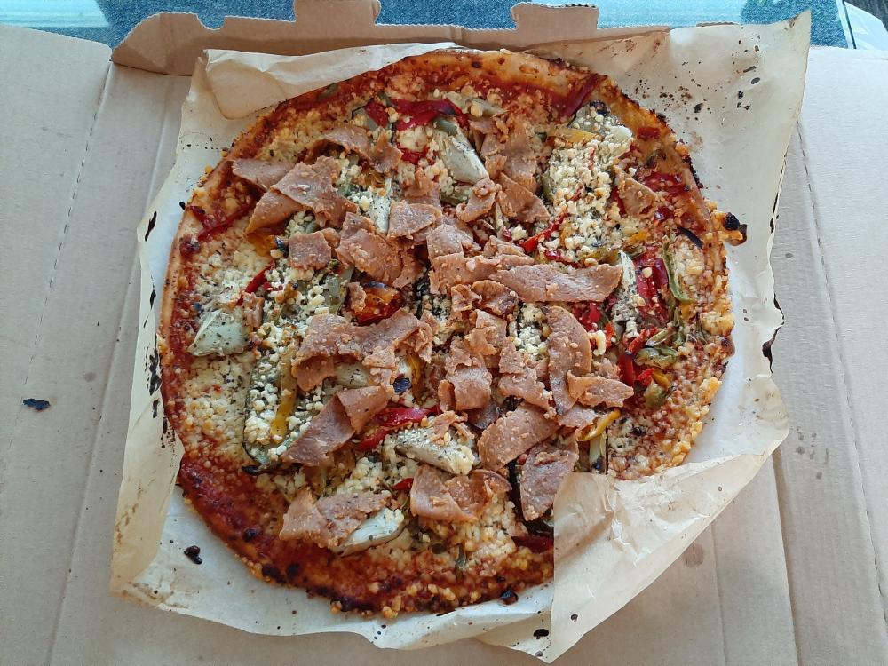 Ilonan leipomon kasvispizza (lisn kebab), kyllp oli hyv!